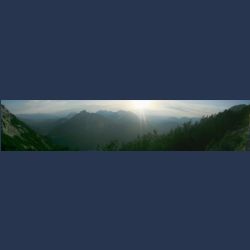 2010-07-09_19-00_Karwendel-HW_Ab-Steig_SonnU_Berge (2)_Pano__x.JPG